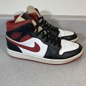 SZ 10 Nike Air Jordan 1 Mid Gym Red 554724-122 XI IV Bred Chicago UNC 9 Shadow